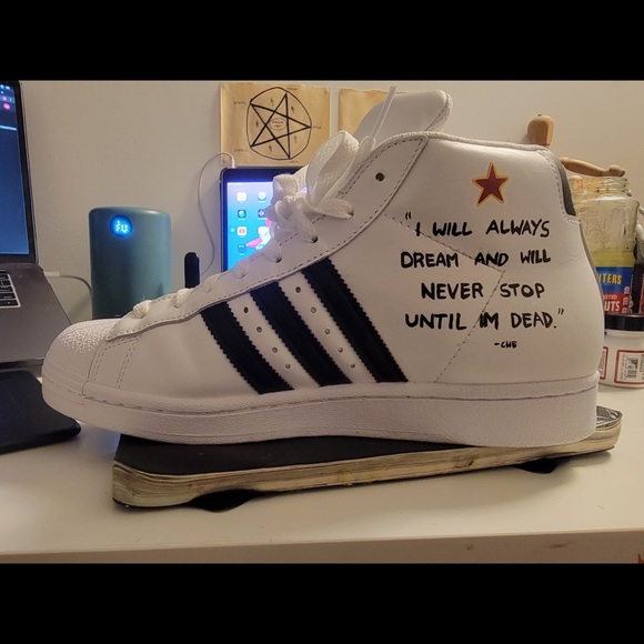 Customs - Picture 7 of 8